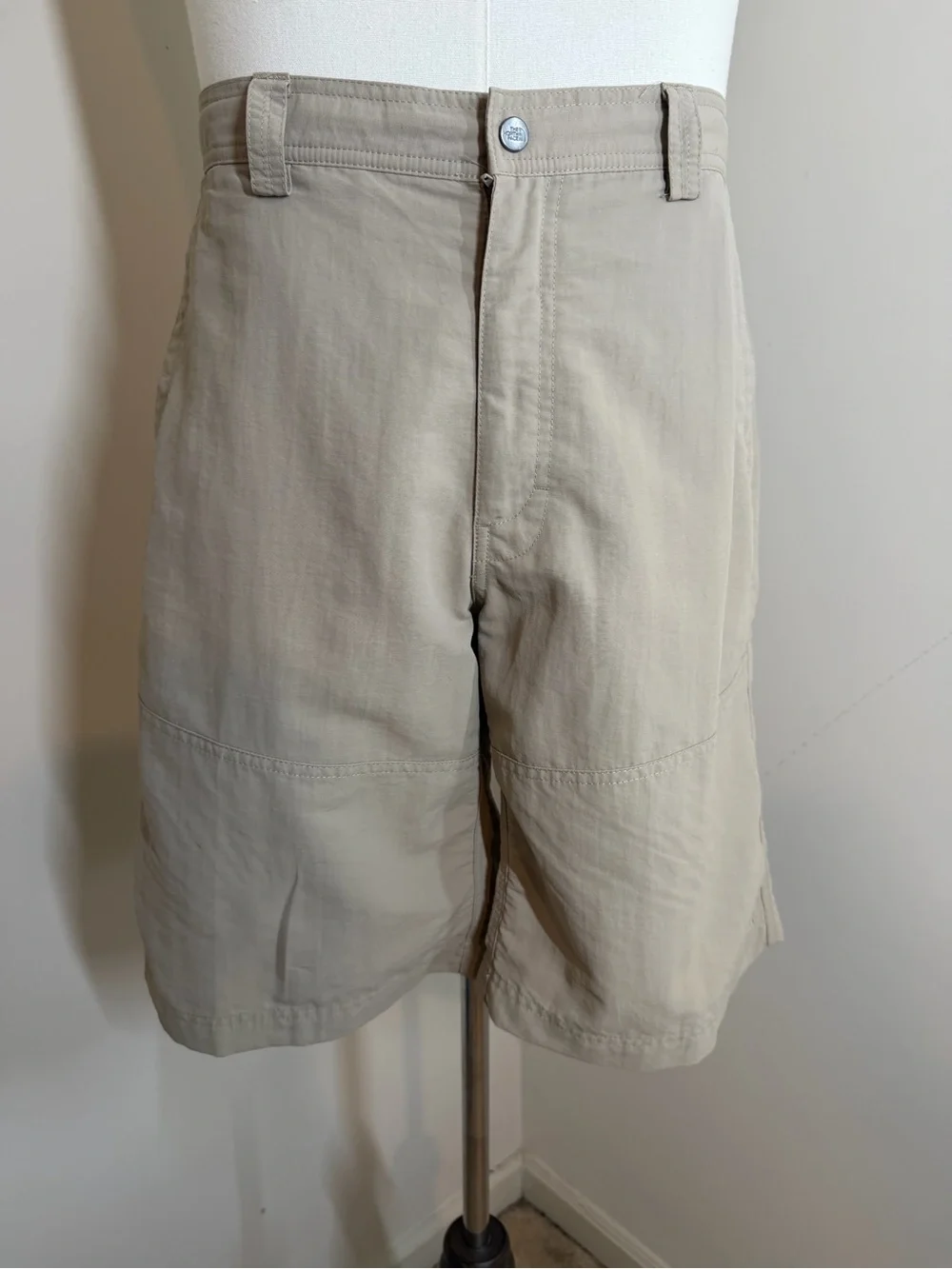 The North Face Men’s Outdoor Beige -SZ 34- 100% Nylon Hiking Cargo Shorts